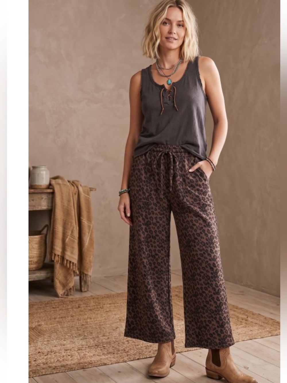 097. Leopard print French Terry lounge pants in brown